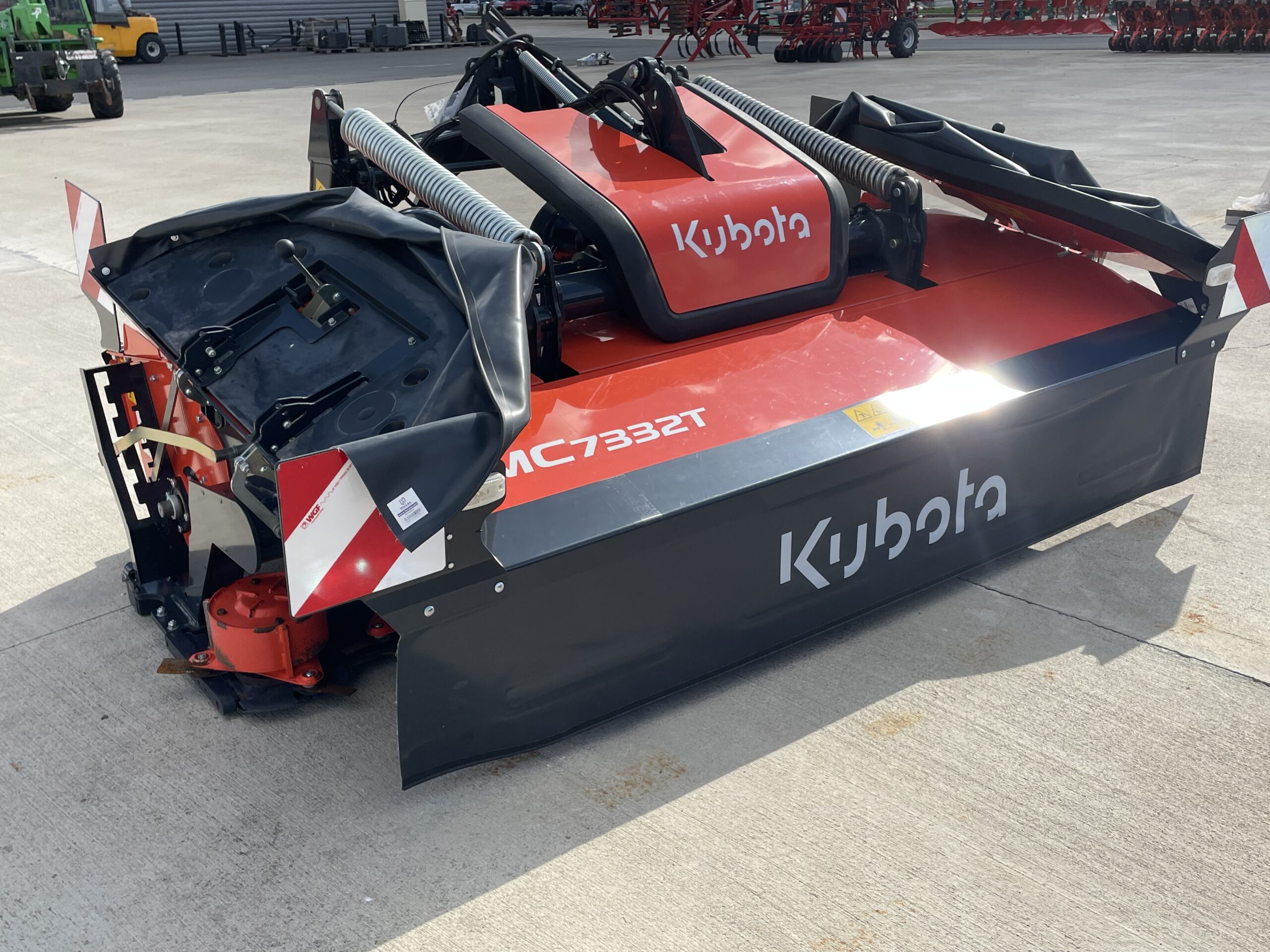 Faucheuse Kubota DMC7332T