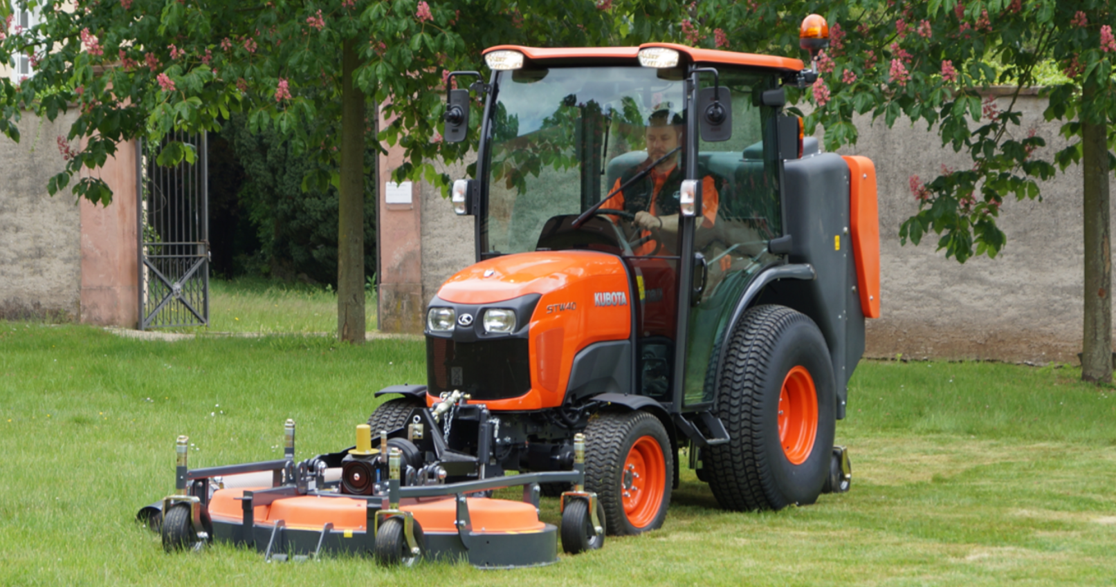 Compact Tractors Kubota Stw Series Kubota Europe Sas