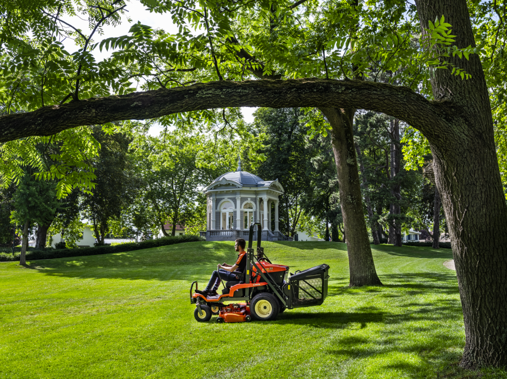 Mowers Kubota GZD Series - Kubota Europe SAS.